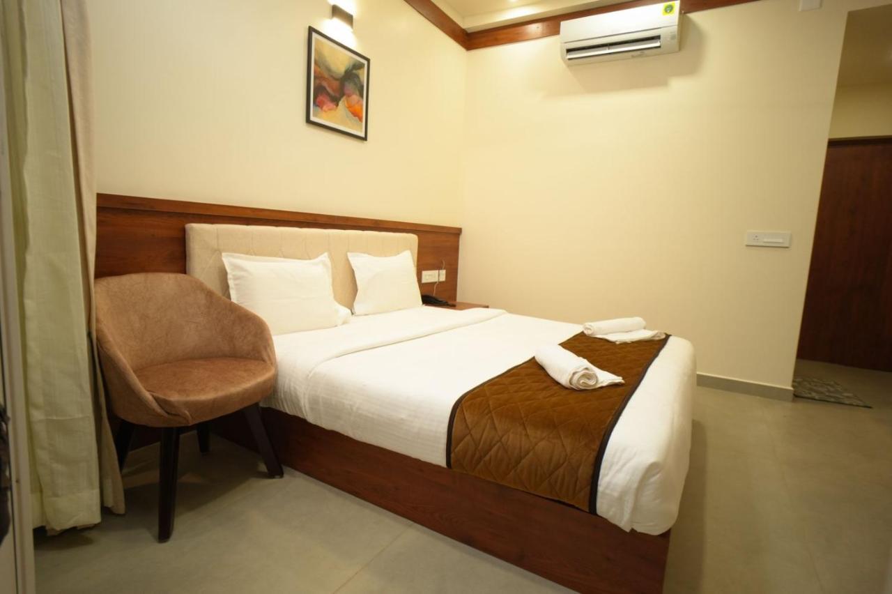 Отель Royalton Residency Mundakayam Экстерьер фото