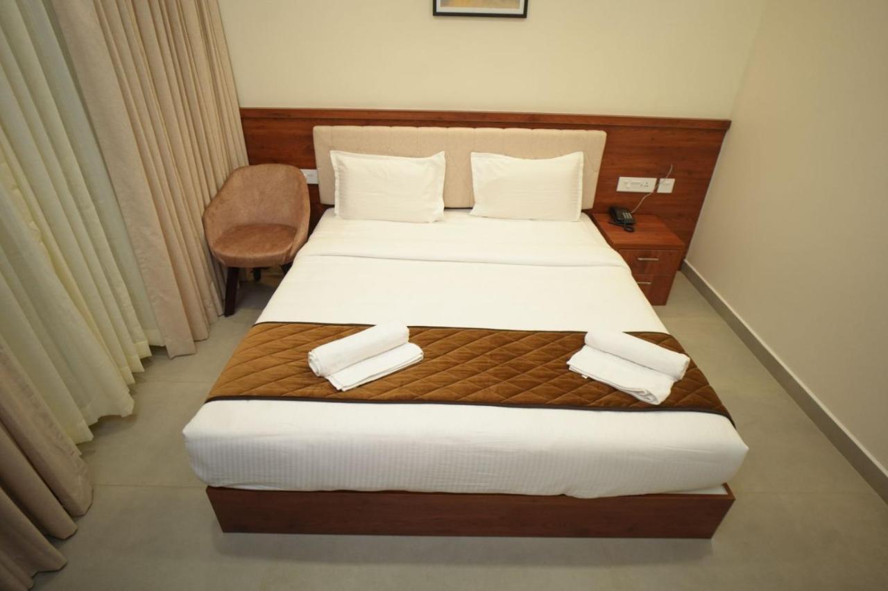 Отель Royalton Residency Mundakayam Экстерьер фото