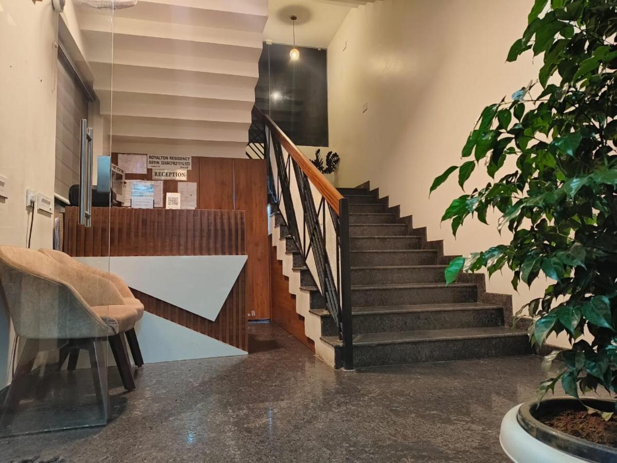 Отель Royalton Residency Mundakayam Экстерьер фото