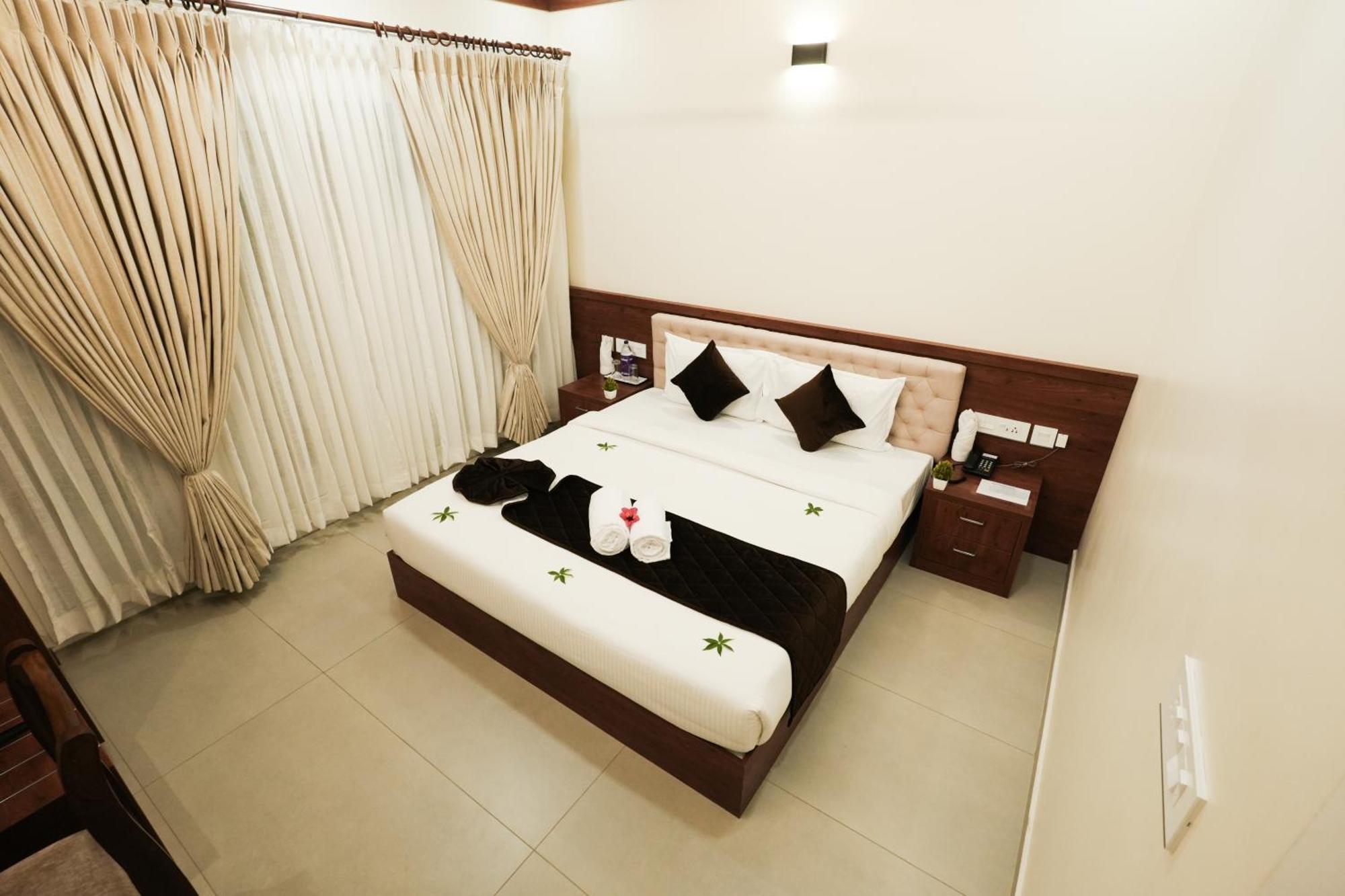 Отель Royalton Residency Mundakayam Экстерьер фото